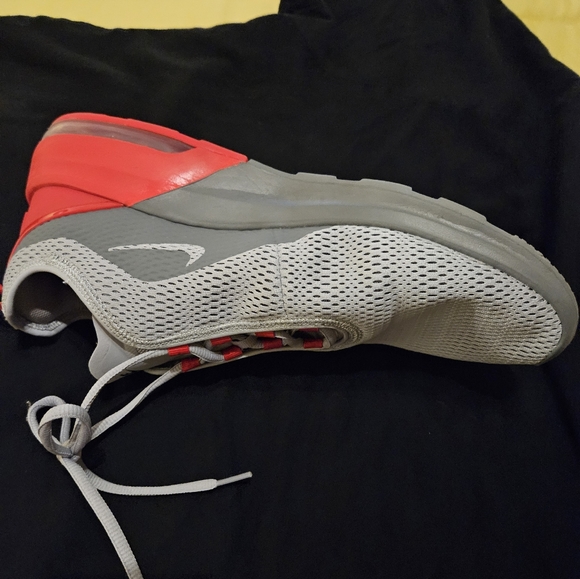 Men's Nike shoes - Picture 2 of 3